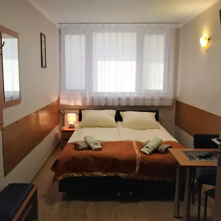 Dom Turysty Salus Hotel Sandomierz Exterior photo